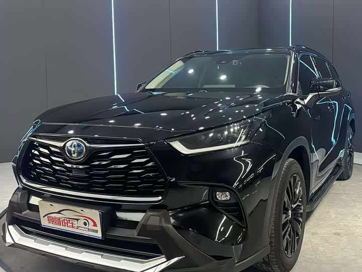 Highlander 2023 2.5L smart electric hybrid dual-engine four-wheel drive knight version 7 seats