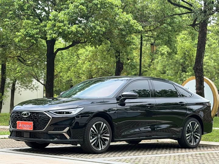 Arrizo 8 PRO 2025 2.0T DCT luxury model