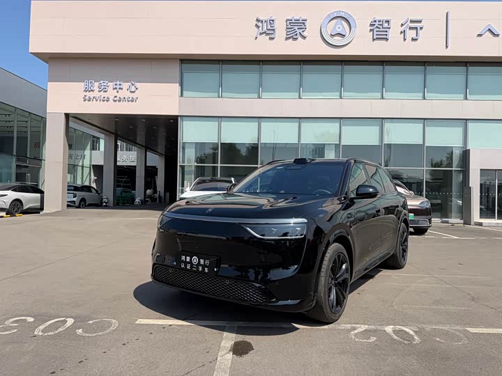 Wenjie M8 2025 pure electric Ultra five-seat four-wheel drive version (192-line lidar)