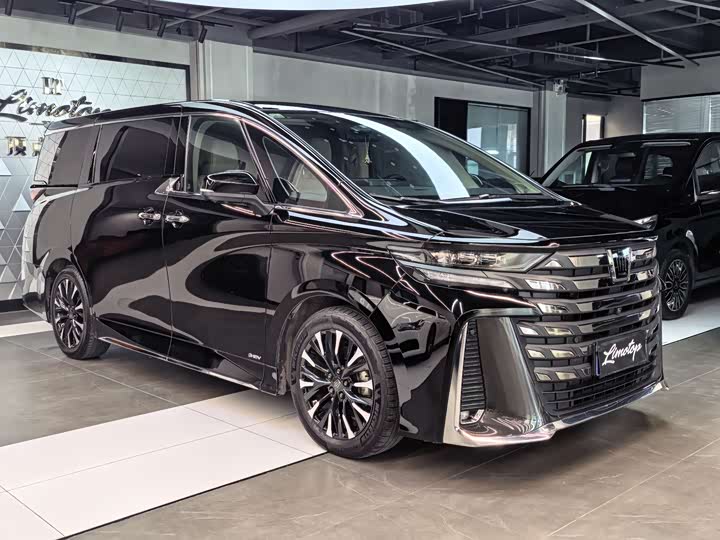 Vellfire 2024 Crown Hybrid 2.5L Executive Lounge