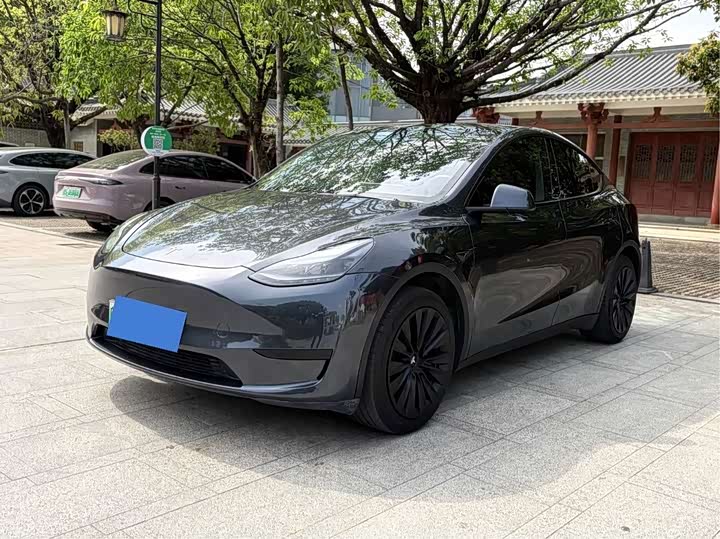 Model Y 2024 rear-wheel drive version
