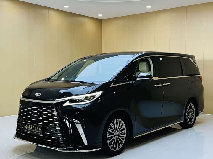 Lexus LM 2023 350h seven-seat elegant version