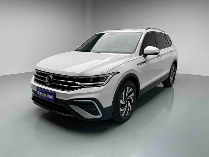 Tiguan L 2022 330TSI automatic two-wheel drive smart version